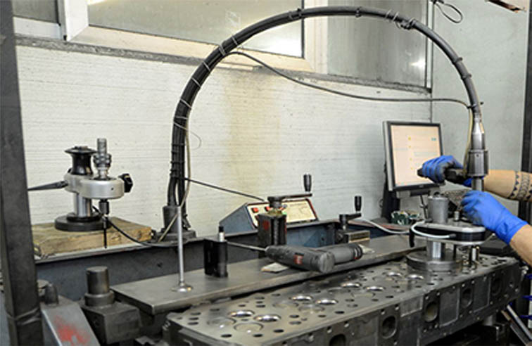 Macchina utensile per la rettifica di precisione