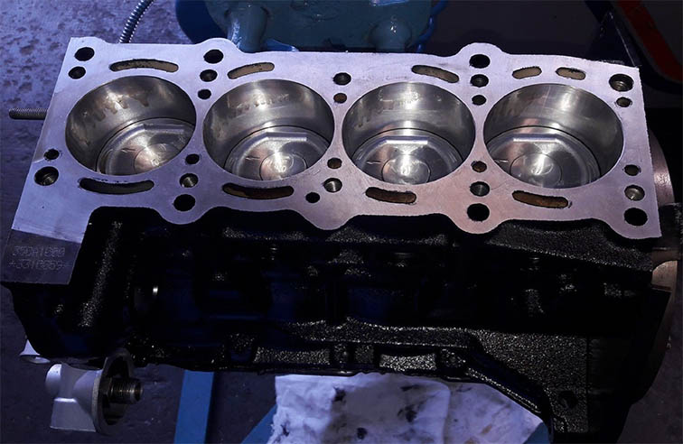 Blocco motore lavorato con precisione